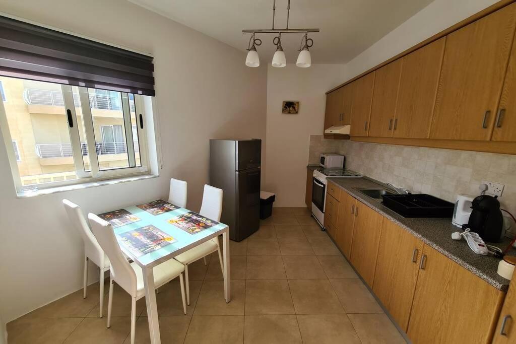 Bugibba Corner Apartment Stone Away From The Sea Bahía de San Pablo Exterior foto