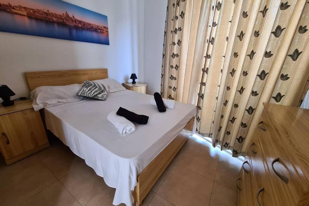 Bugibba Corner Apartment Stone Away From The Sea Bahía de San Pablo Exterior foto